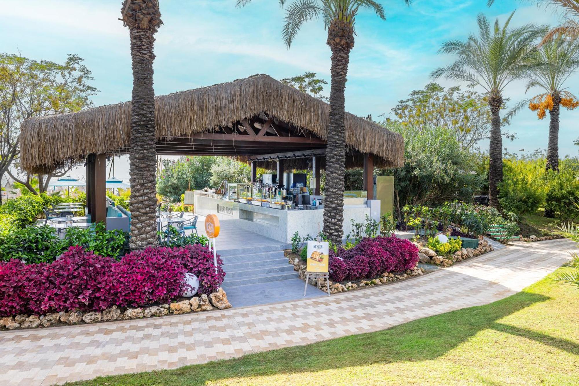 Concorde De Luxe Resort Antália Exterior foto The entrance to the resort